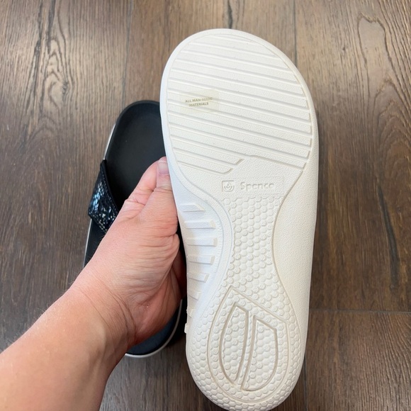NWOT Spenco Black flipflop SZ 7 - Picture 4 of 6